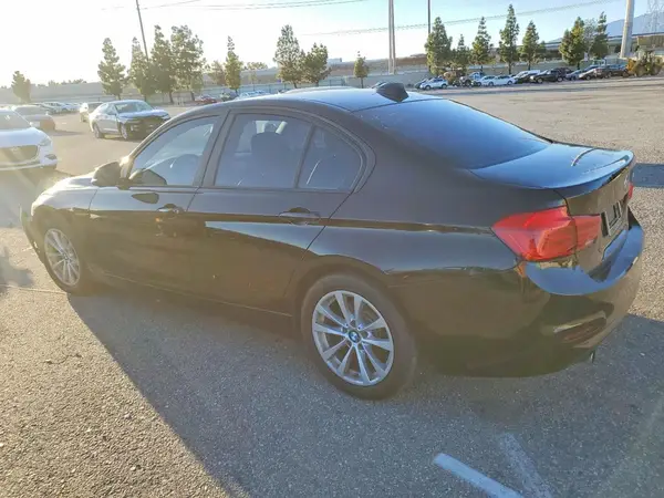 WBA8A9C50JK623469 2018 BMW 3ER - Image 2