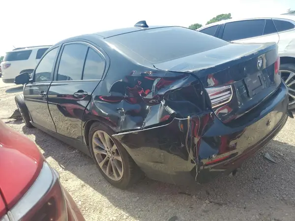 WBA8A9C51GK617754 2016 BMW 3ER - Image 2