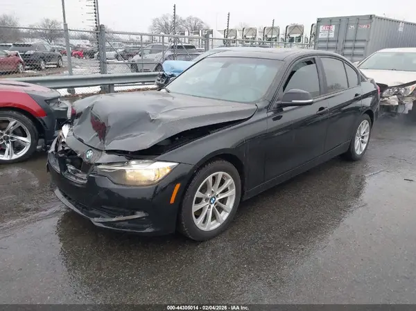 WBA8A9C51HK620039 2017 BMW 3ER - Image 2