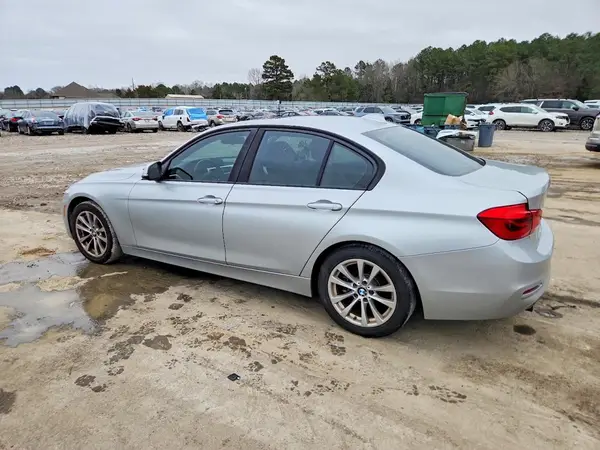 WBA8A9C51JAH12542 2018 BMW 3ER - Image 2