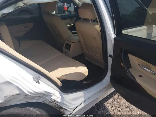 WBA8A9C51JAH12735 2018 BMW 3ER - Image 8
