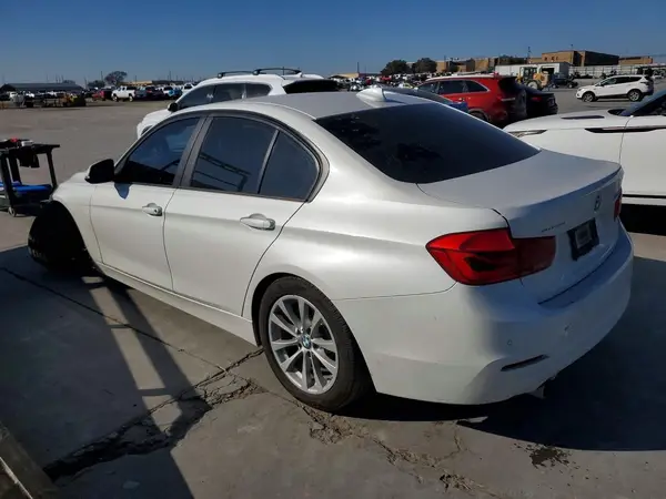WBA8A9C51JAH12802 2018 BMW 3ER - Image 2