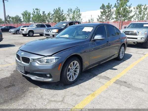 WBA8A9C51JAH12833 2018 BMW 3ER - Image 2