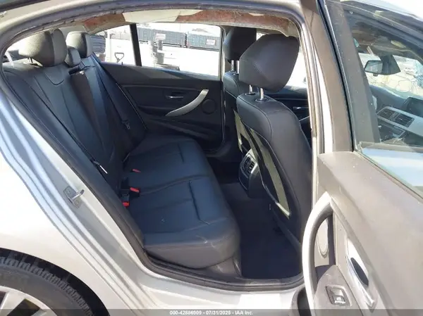WBA8A9C51JAH12895 2018 BMW 3ER - Image 8