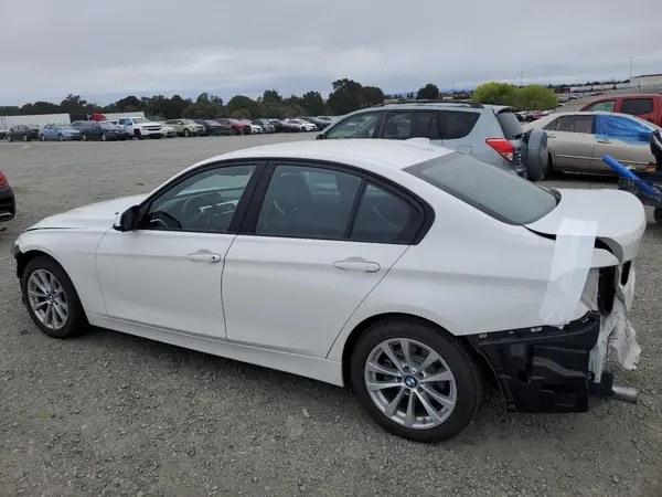 WBA8A9C51JAH13240 2018 BMW 3ER - Image 2