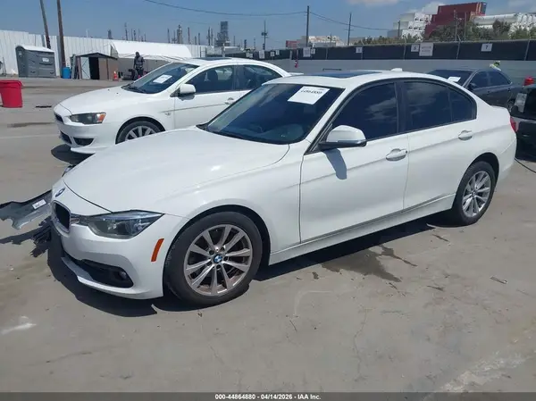 WBA8A9C51JAH14047 2018 BMW 3ER - Image 2