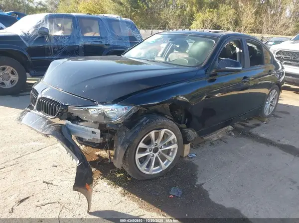 WBA8A9C52GK615852 2016 BMW 3ER - Image 2