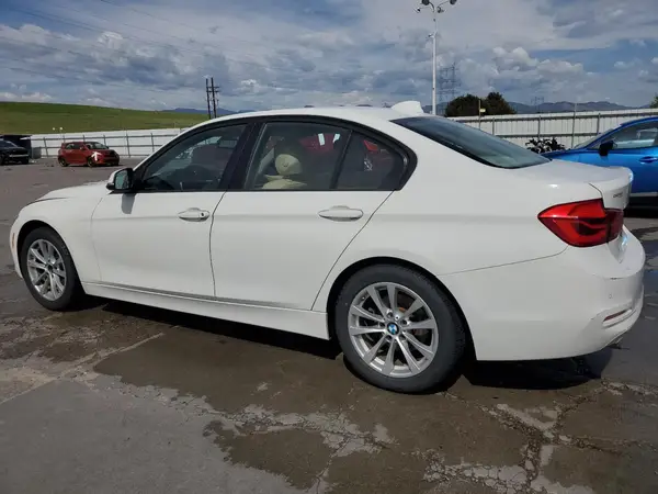 WBA8A9C52GK617004 2016 BMW 3ER - Image 2