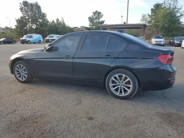 WBA8A9C52HK620387 2017 BMW 3ER - Image 2