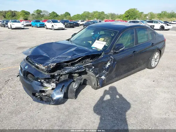 WBA8A9C52HK620390 2017 BMW 3ER - Image 2