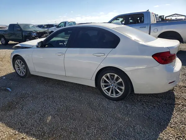 WBA8A9C52HK620504 2017 BMW 3ER - Image 2