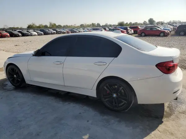 WBA8A9C52JAD26891 2018 BMW 3ER - Image 2