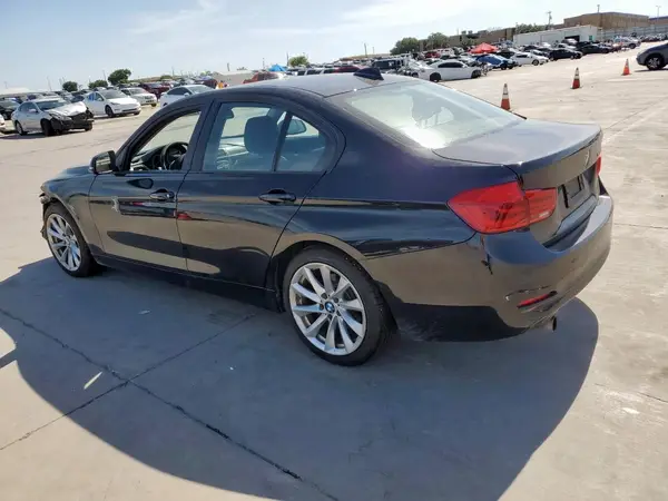 WBA8A9C52JAD27684 2018 BMW 3ER - Image 2