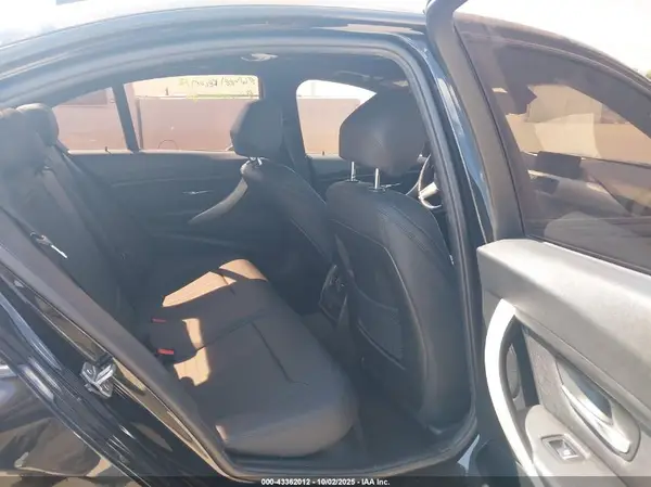 WBA8A9C52JAD28012 2018 BMW 3ER - Image 8