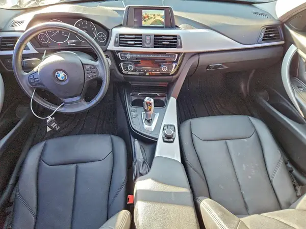 WBA8A9C52JAD28057 2018 BMW 3ER - Image 8