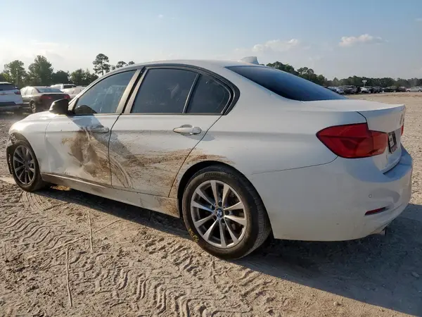 WBA8A9C52JAH12453 2018 BMW 3ER - Image 2