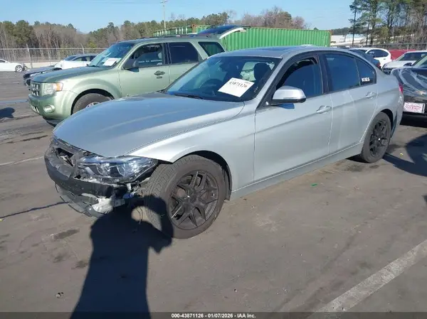 WBA8A9C52JAH12534 2018 BMW 3ER - Image 2