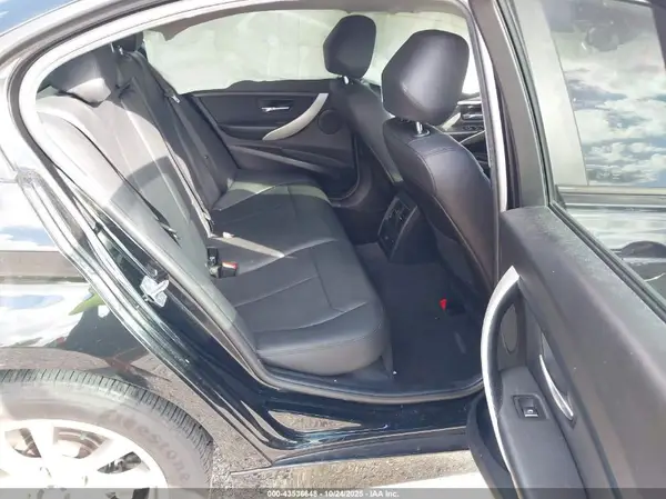 WBA8A9C52JAH14722 2018 BMW 3ER - Image 8