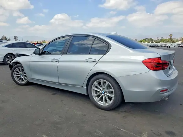 WBA8A9C52JAH14879 2018 BMW 3ER - Image 2