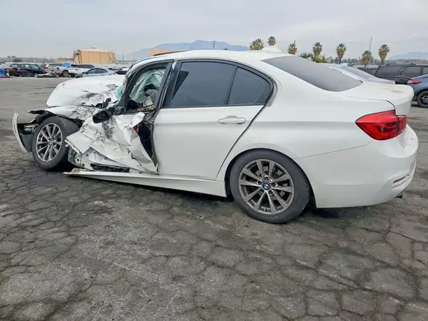 WBA8A9C53GK615746 2016 BMW 3ER - Image 2