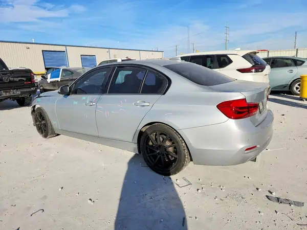 WBA8A9C53HK620415 2017 BMW 3ER - Image 2