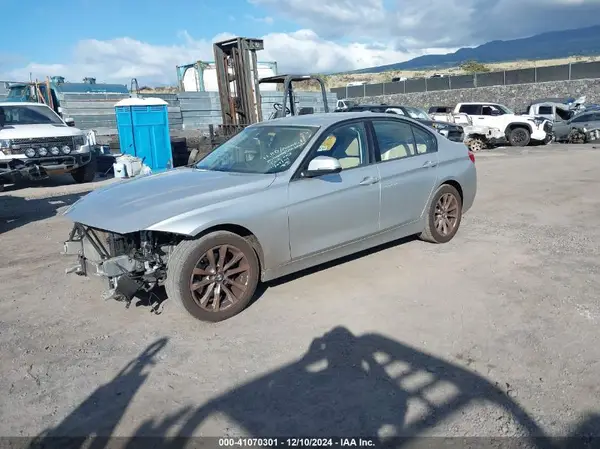 WBA8A9C53HK620494 2017 BMW 3ER - Image 2