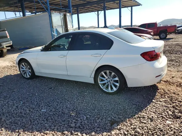 WBA8A9C53JAH12624 2018 BMW 3ER - Image 2