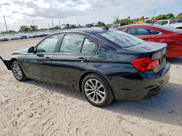 WBA8A9C53JAH13188 2018 BMW 3ER - Image 2