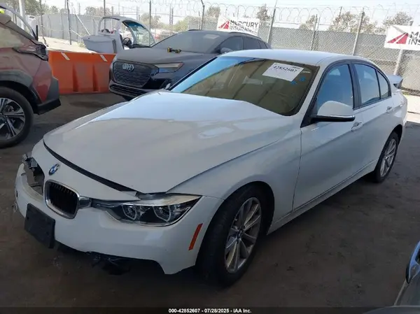 WBA8A9C53JAH13479 2018 BMW 3ER - Image 2