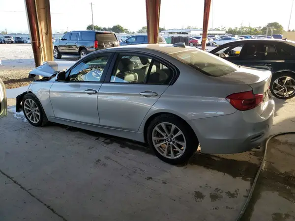 WBA8A9C53JAH13580 2018 BMW 3ER - Image 2