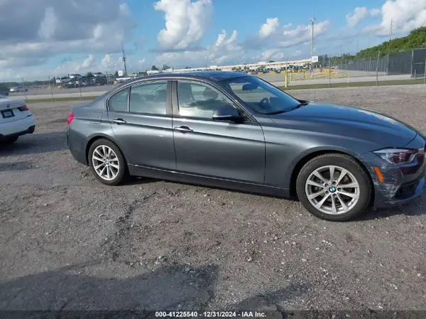 WBA8A9C53JAH14485 2018 BMW 3ER - Image 1