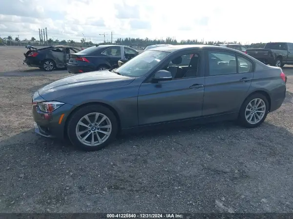 WBA8A9C53JAH14485 2018 BMW 3ER - Image 2