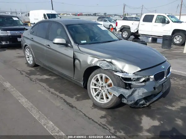 WBA8A9C53JAH14650 2018 BMW 3ER - Image 1