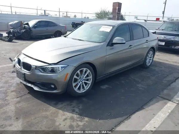WBA8A9C53JAH14650 2018 BMW 3ER - Image 2