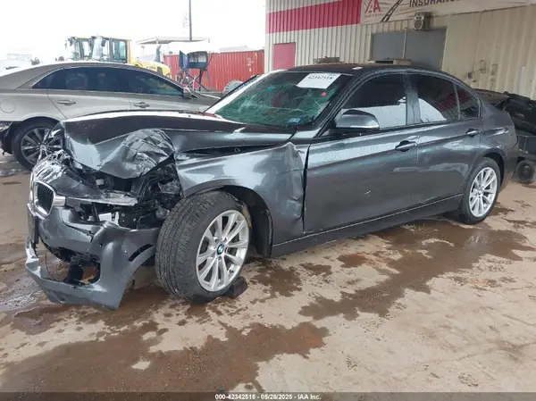 WBA8A9C54GK617747 2016 BMW 3ER - Image 2