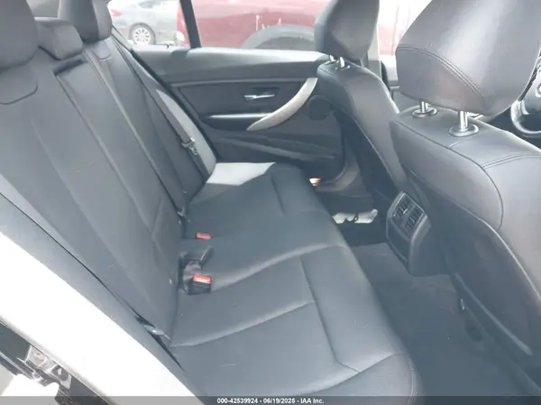 WBA8A9C54HK620195 2017 BMW 3ER - Image 8