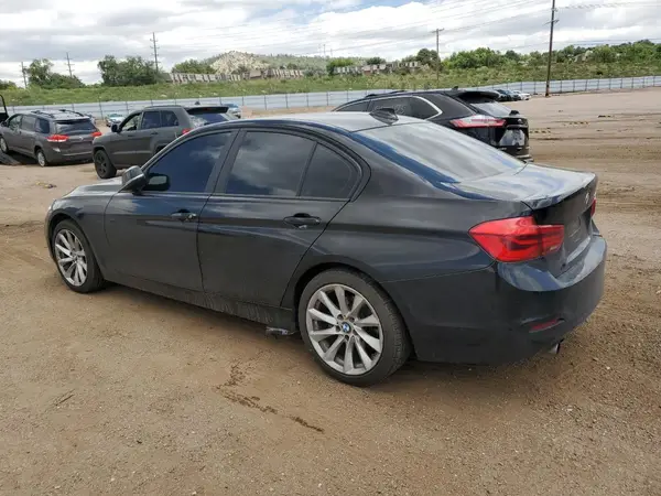 WBA8A9C54JAD27685 2018 BMW 3ER - Image 2