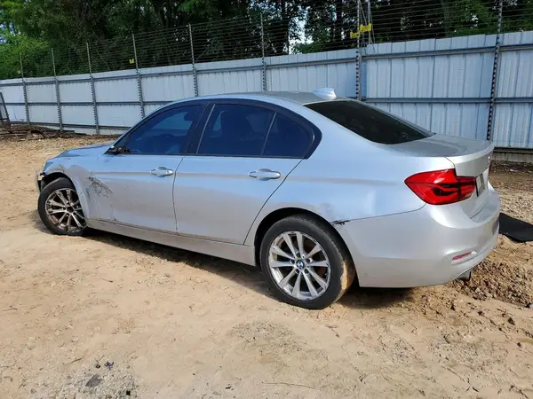 WBA8A9C54JAD28030 2018 BMW 3ER - Image 2
