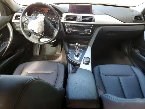 WBA8A9C54JAD28030 2018 BMW 3ER - Image 8