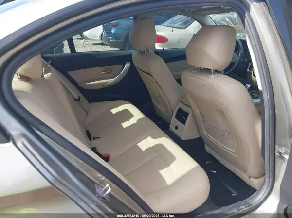 WBA8A9C54JAD28142 2018 BMW 3ER - Image 8