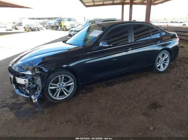 WBA8A9C54JAH12454 2018 BMW 3ER - Image 2