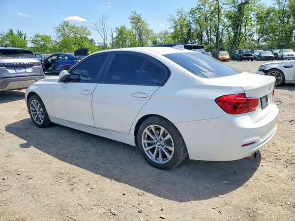 WBA8A9C54JAH13507 2018 BMW 3ER - Image 2