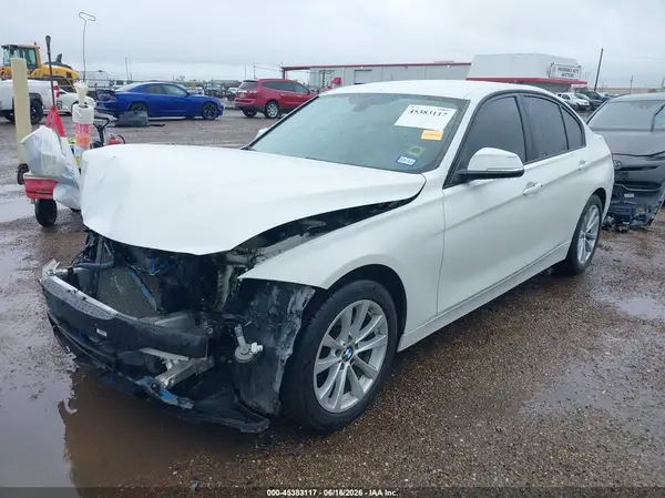 WBA8A9C54JAH14494 2018 BMW 3ER - Image 2