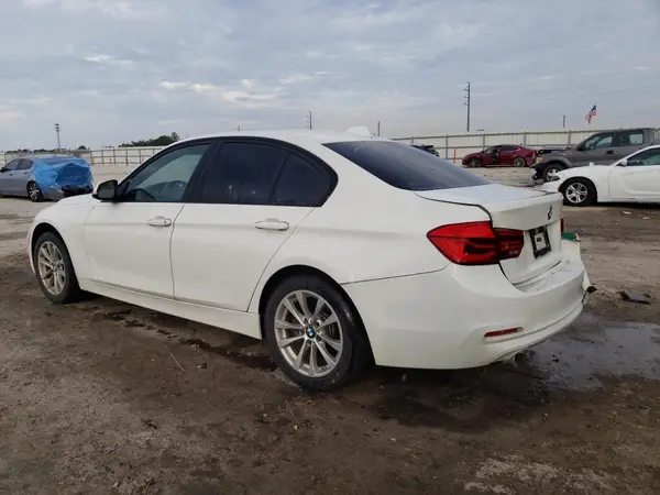 WBA8A9C54JK622857 2018 BMW 3ER - Image 2