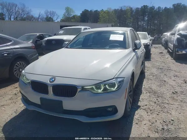 WBA8A9C54JK623149 2018 BMW 3ER - Image 2