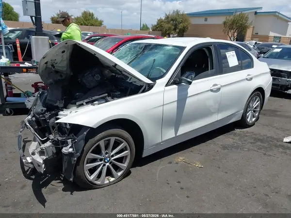 WBA8A9C54JK623460 2018 BMW 3ER - Image 2