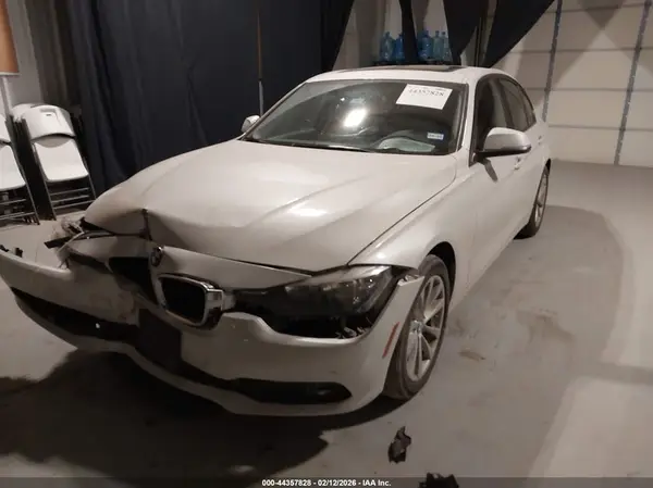 WBA8A9C55HK619623 2017 BMW 3ER - Image 2