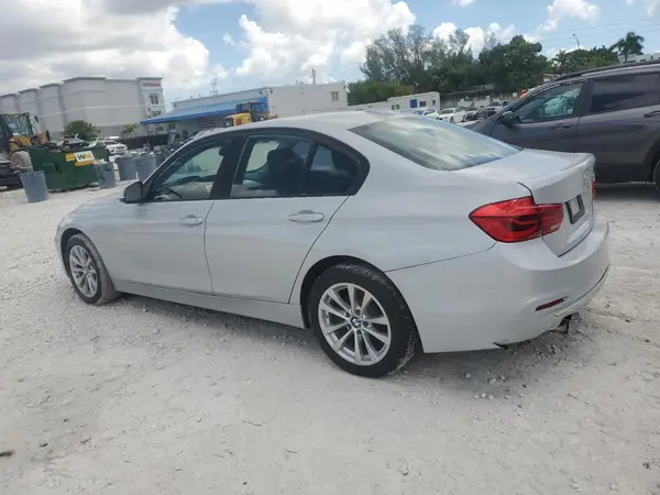 WBA8A9C55JAH12463 2018 BMW 3ER - Image 2