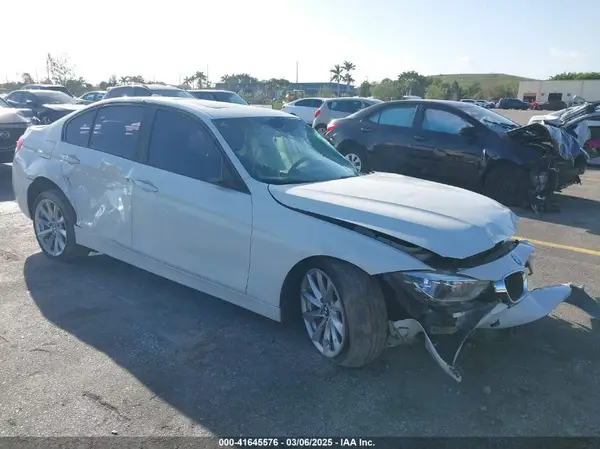 WBA8A9C55JAH12768 2018 BMW 3ER - Image 1