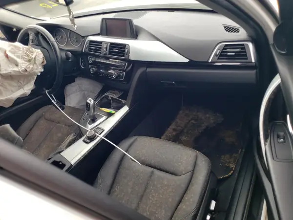 WBA8A9C55JAH13645 2018 BMW 3ER - Image 8